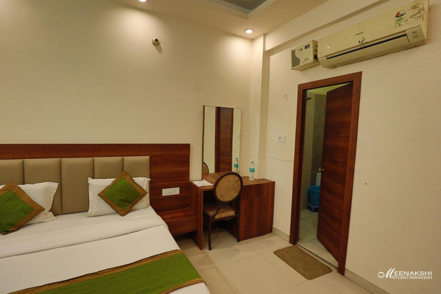 Hotel Haridev Roorkee Екстериор снимка