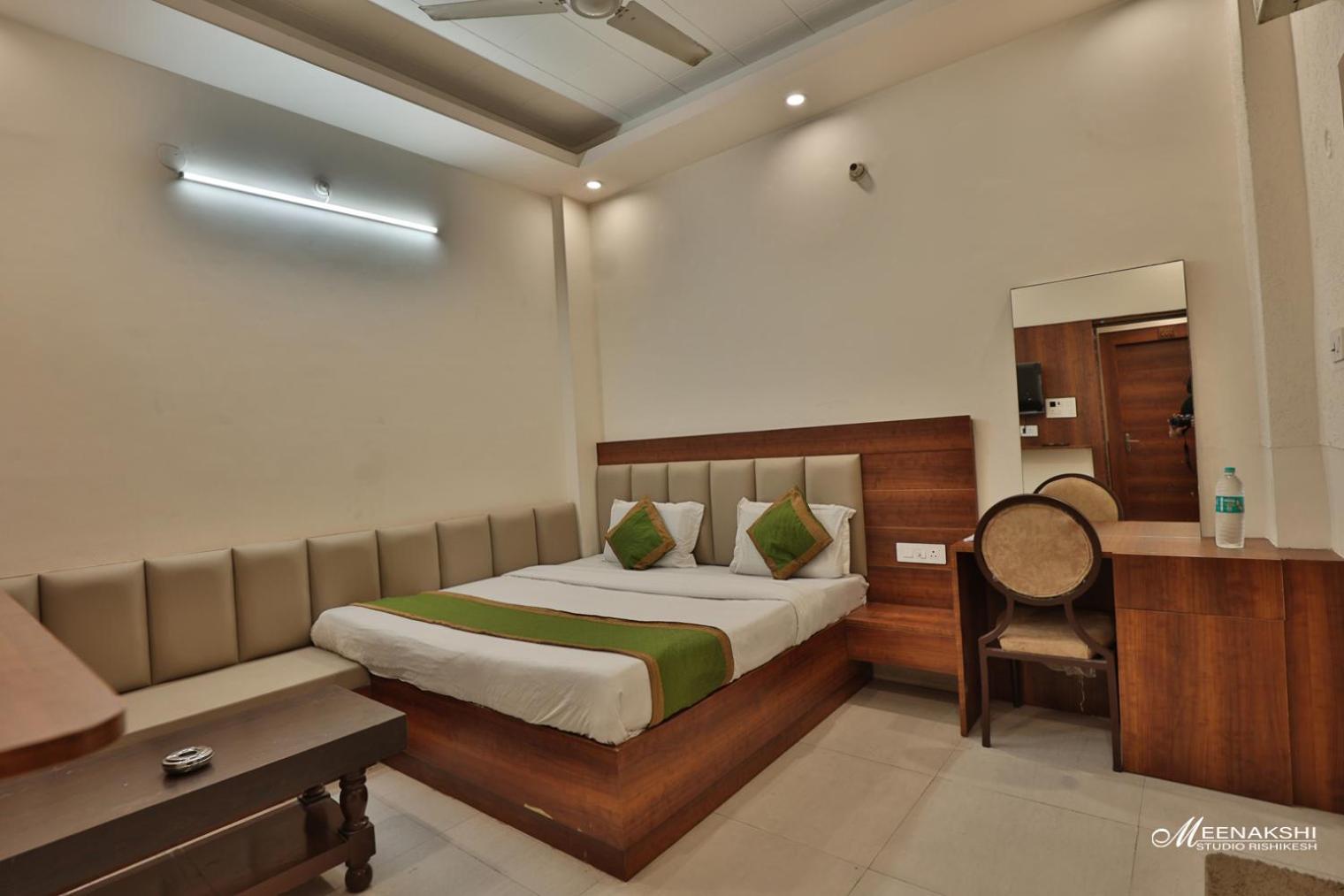 Hotel Haridev Roorkee Екстериор снимка